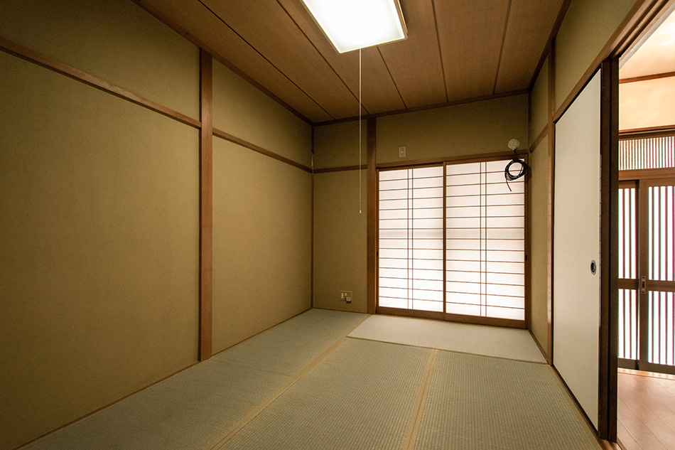 6 mats Tatami room by the entrance hall＿Retro Home to Enjoy Hobbies & Work (Chudoji-Maedacho, Shimogyo Ward)
