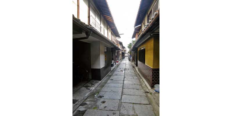 ISHIDATAMI-ROJI / Stone Paved Alley
