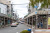 It is a shopping street with about 100 stores lining the eaves about 400 meters east to west from Nakadachiuri Street to Ichijo Street. It is a place that fits into life as a kitchen for Nishijin and as a place for local communication.