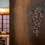 antique door relief_KyoTreat Kitaoji Fukudatei