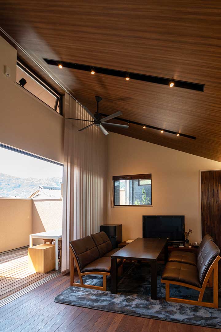2F room