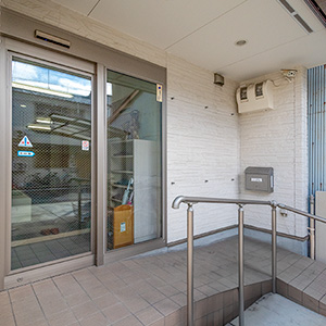 Entrance of Store｜1F