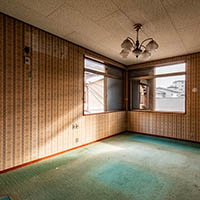 Second-Floor South Room