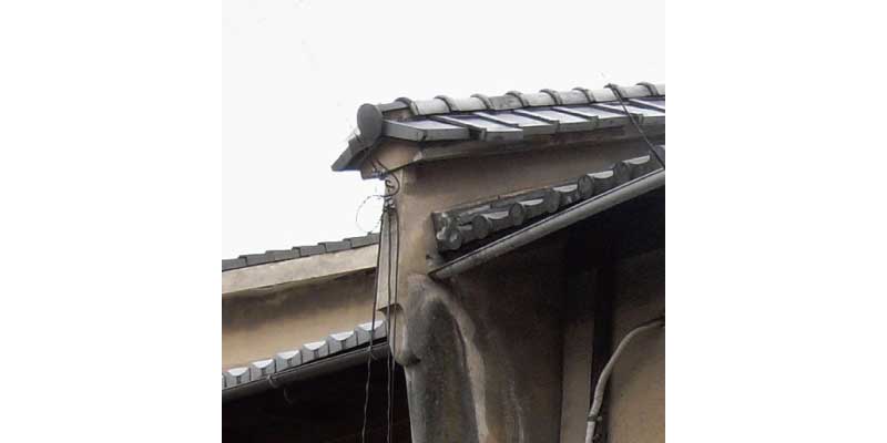 UDATSU / Boundary Wall with Roof