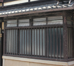 Frosted windows and metal-pipe lattice